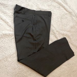 Axist Men’s Gray dress pants. 33x30